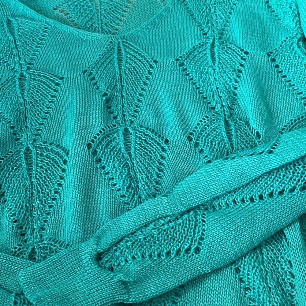 TEMU Beautiful Open Knit VNeck Sweater Size Large NWOT - Picture 2 of 4